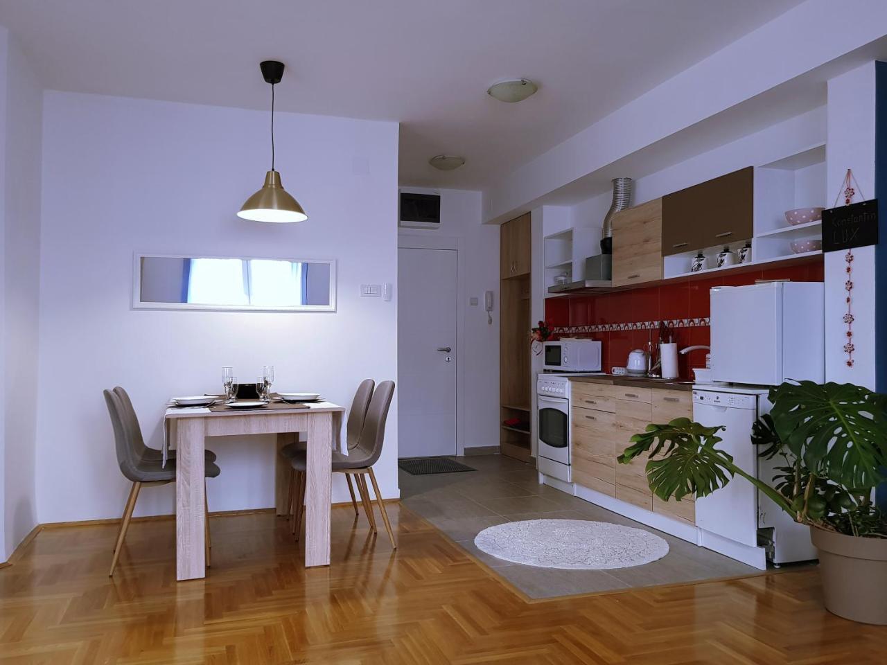 Konstantin Lux Apartment Subotica Bagian luar foto